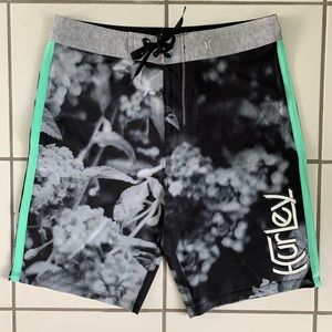Hurley Black And Gray With a Touch Of Mint Swimwear Shorts / Like New